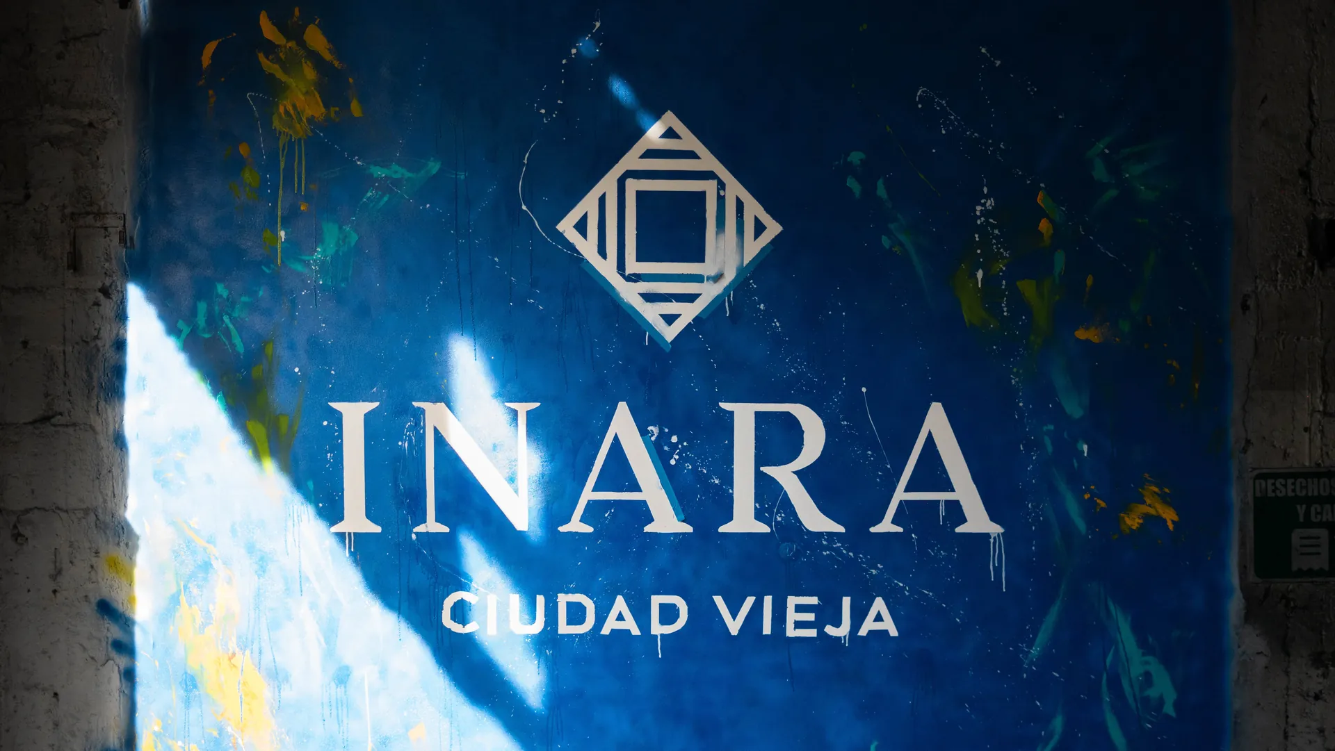 COMOSA · INARA — imagen 1
